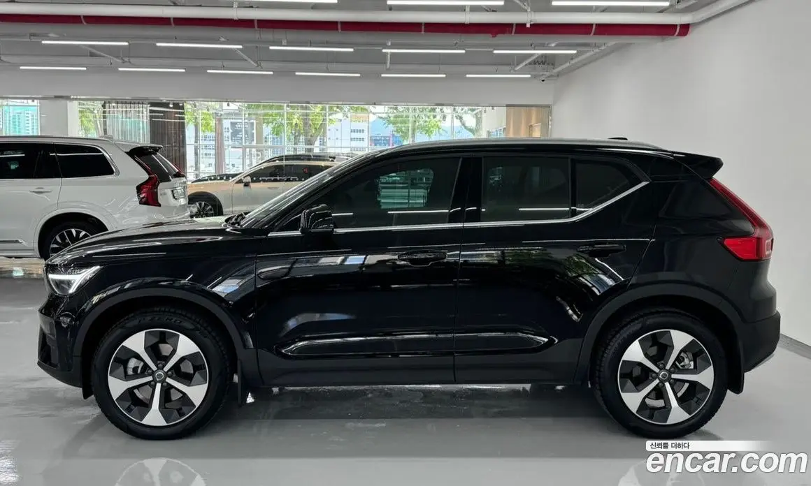 Volvo XC40 2026 2.0 автомат (гидро), фото 16 Volvo XC40 2026 2.0 автомат (гидро), фото 16
