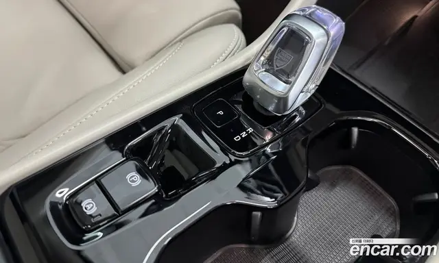 Volvo XC40 2026 2.0 автомат (гидро), миниатюра 9 Volvo XC40 2026 2.0 автомат (гидро), миниатюра 9
