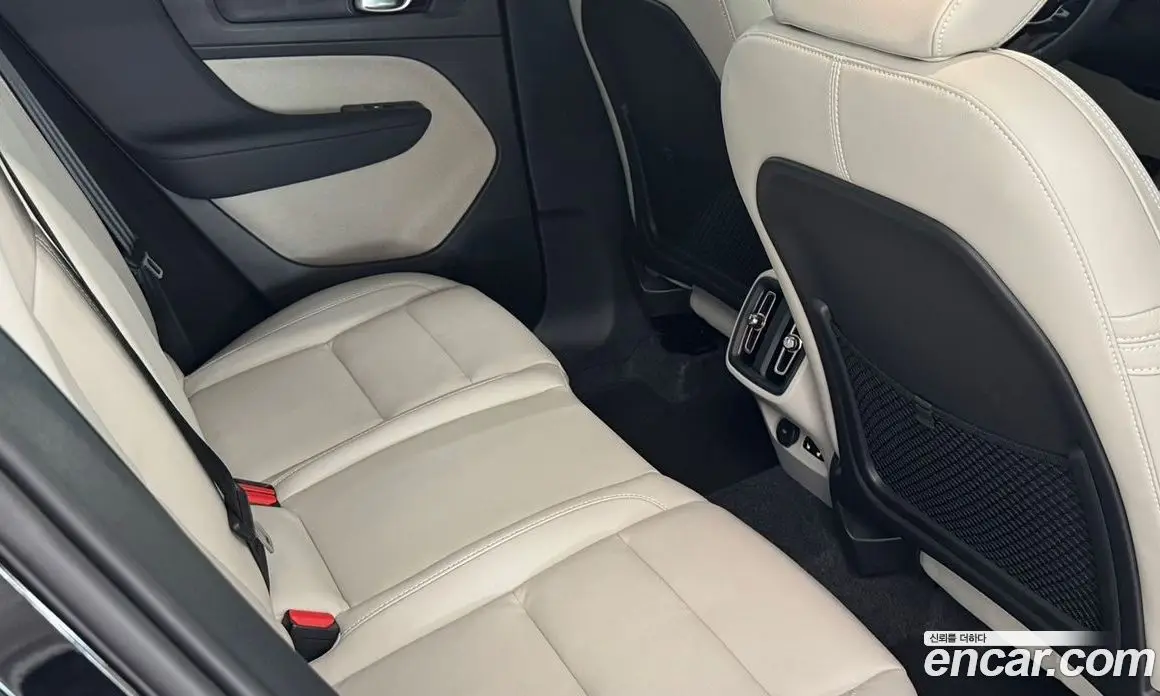 Volvo XC40 2026 2.0 автомат (гидро), фото 10 Volvo XC40 2026 2.0 автомат (гидро), фото 10