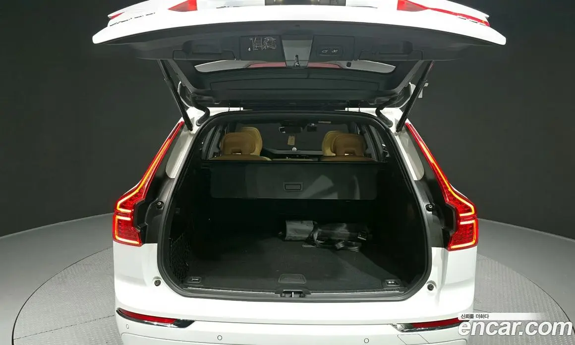 Volvo XC60 2021 2.0 автомат (гидро), фото 20 Volvo XC60 2021 2.0 автомат (гидро), фото 20