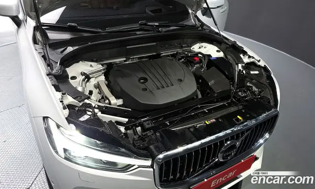 Volvo XC60 2021 2.0 автомат (гидро), миниатюра 6 Volvo XC60 2021 2.0 автомат (гидро), миниатюра 6