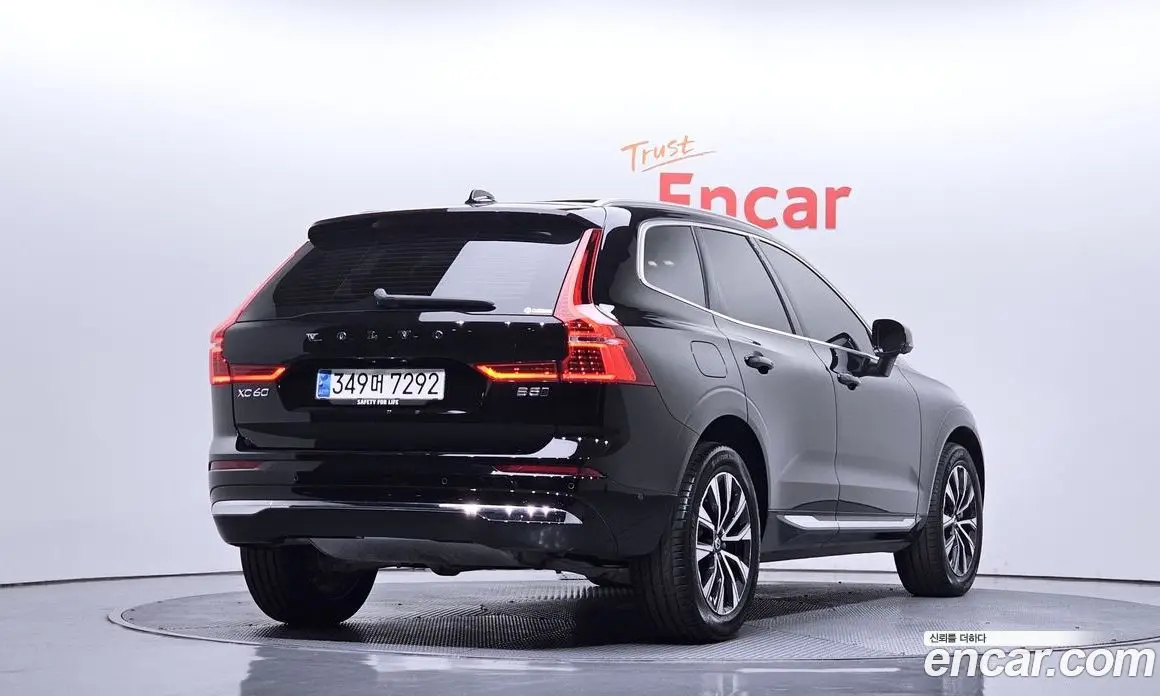 Volvo XC60 2023 2.0 автомат (гидро), фото 2 Volvo XC60 2023 2.0 автомат (гидро), фото 2