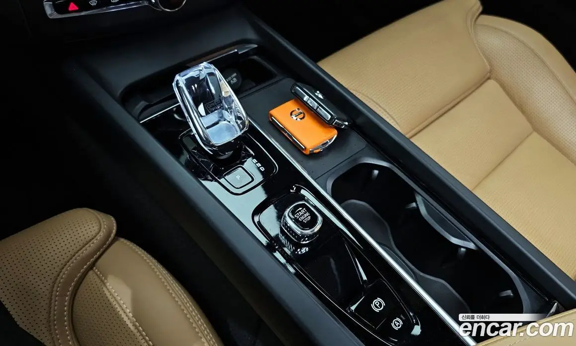 Volvo XC60 2023 2.0 автомат (гидро), фото 9 Volvo XC60 2023 2.0 автомат (гидро), фото 9