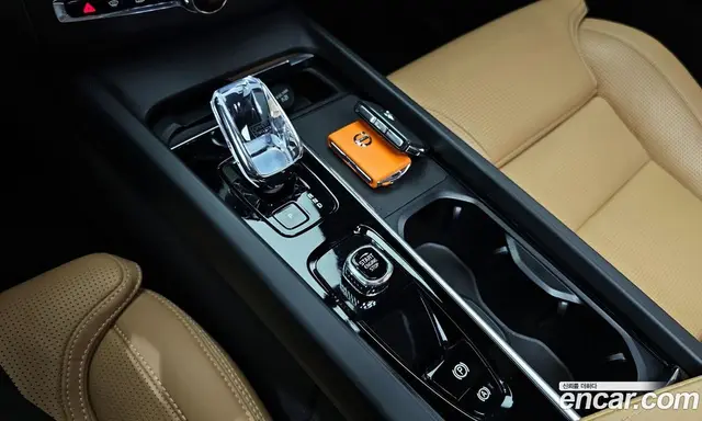 Volvo XC60 2023 2.0 автомат (гидро), миниатюра 9 Volvo XC60 2023 2.0 автомат (гидро), миниатюра 9