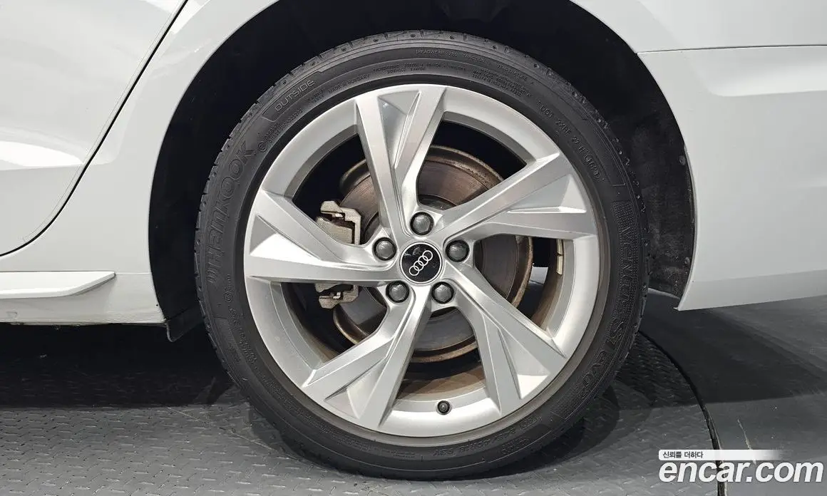 Audi A4 2021 2.0 автомат (гидро), фото 5 Audi A4 2021 2.0 автомат (гидро), фото 5