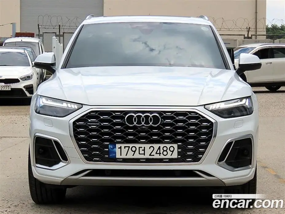 Audi Q5 2023 2.0 автомат (гидро), фото 1 Audi Q5 2023 2.0 автомат (гидро), фото 1