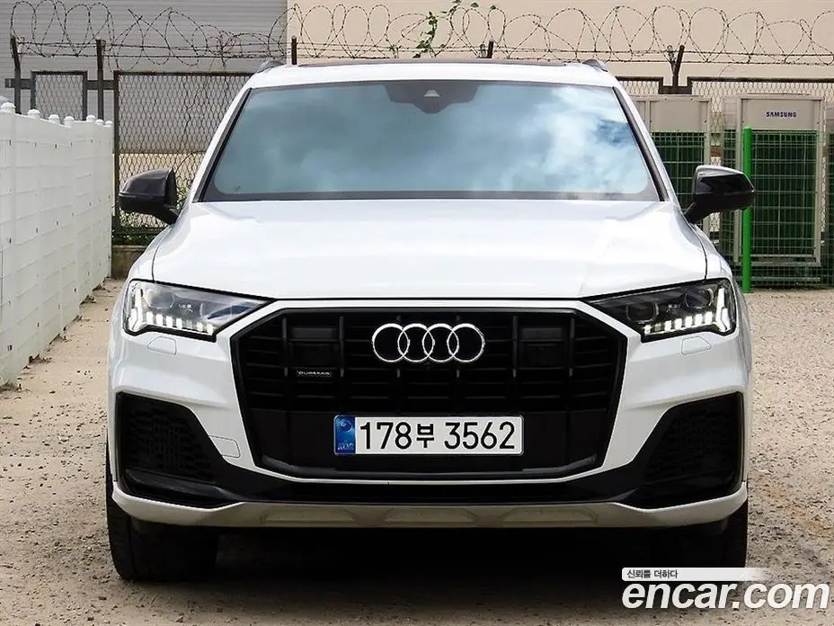 Audi Q7 2021 3.0 автомат (гидро), фото 1 Audi Q7 2021 3.0 автомат (гидро), фото 1