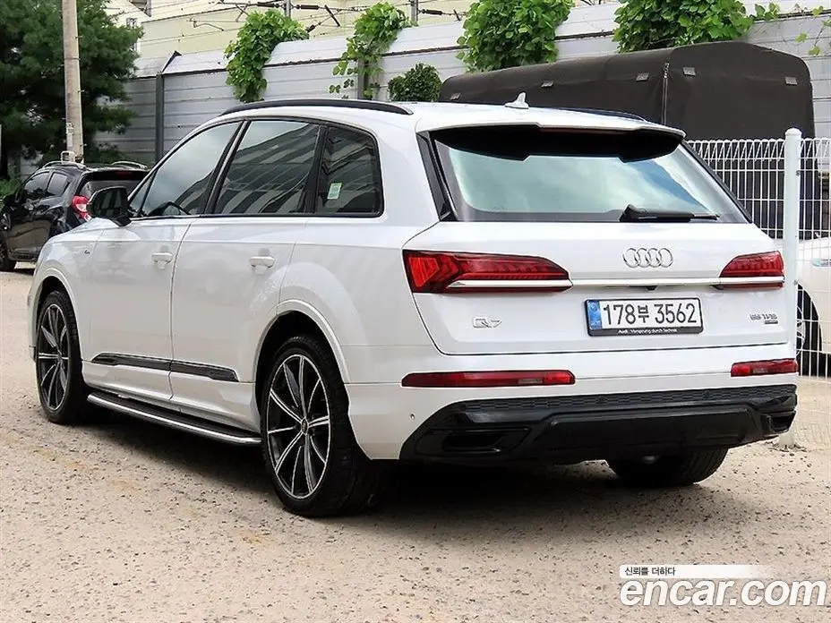 Audi Q7 2021 3.0 автомат (гидро), фото 3 Audi Q7 2021 3.0 автомат (гидро), фото 3
