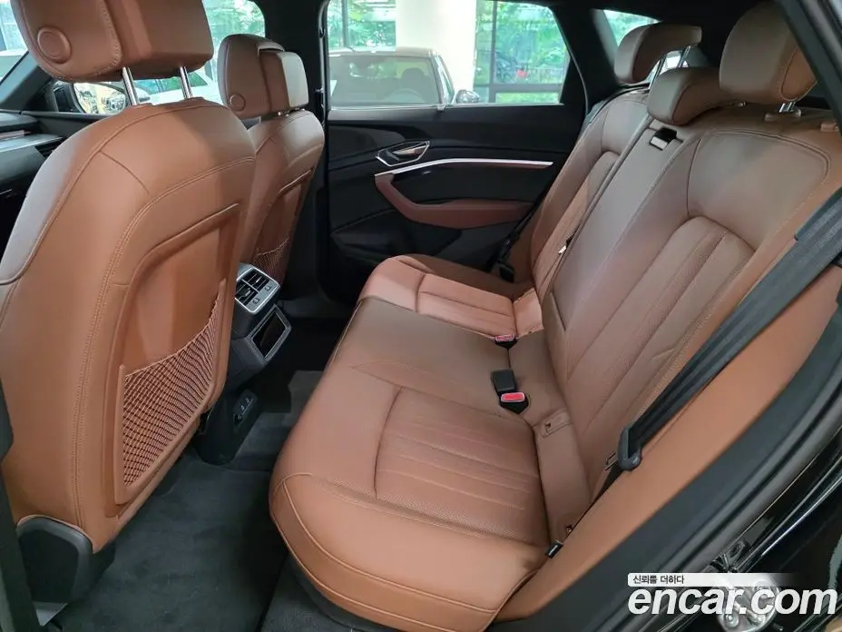 Audi Q8 e-tron 2024 автомат (гидро), фото 16 Audi Q8 e-tron 2024 автомат (гидро), фото 16