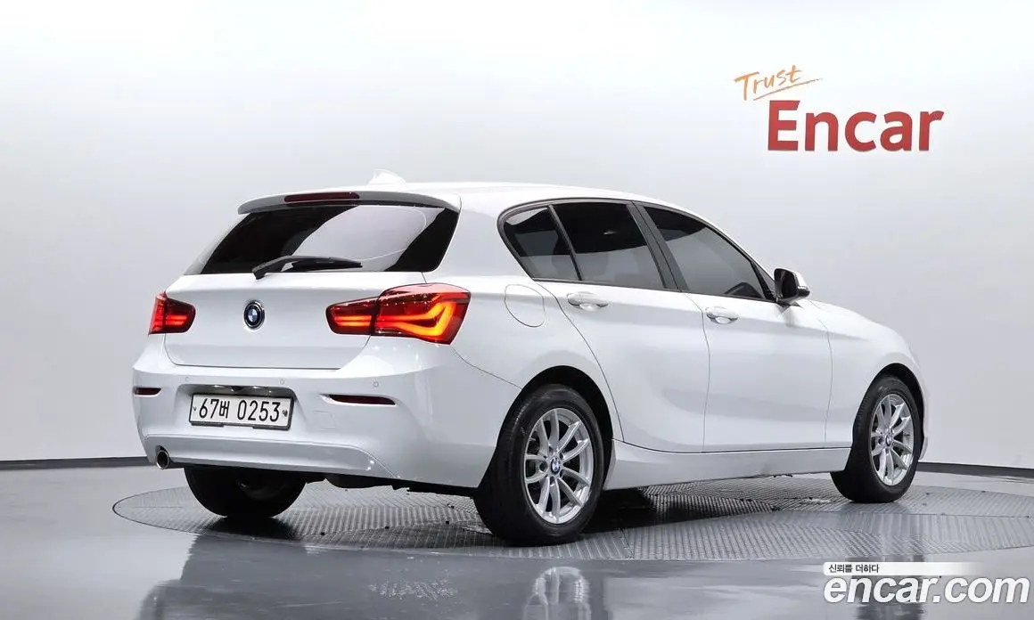 BMW 1 серия 2016 2.0 автомат (гидро), фото 2 BMW 1 серия 2016 2.0 автомат (гидро), фото 2