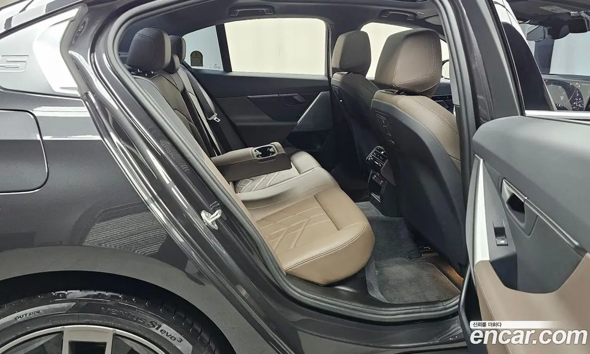 BMW 5 серия 2023 2.0 автомат (гидро), фото 16