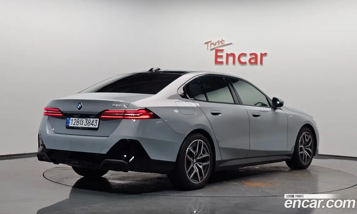 BMW 5 серия 2024 2.0 автомат (гидро), фото 1 BMW 5 серия 2024 2.0 автомат (гидро), фото 1