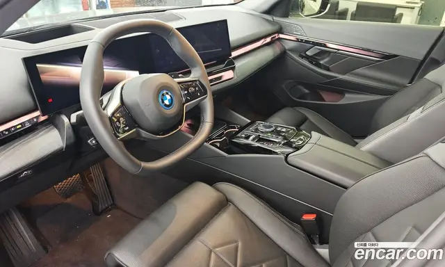 BMW 5 серия 2025 2.0 автомат (гидро), миниатюра 5 BMW 5 серия 2025 2.0 автомат (гидро), миниатюра 5