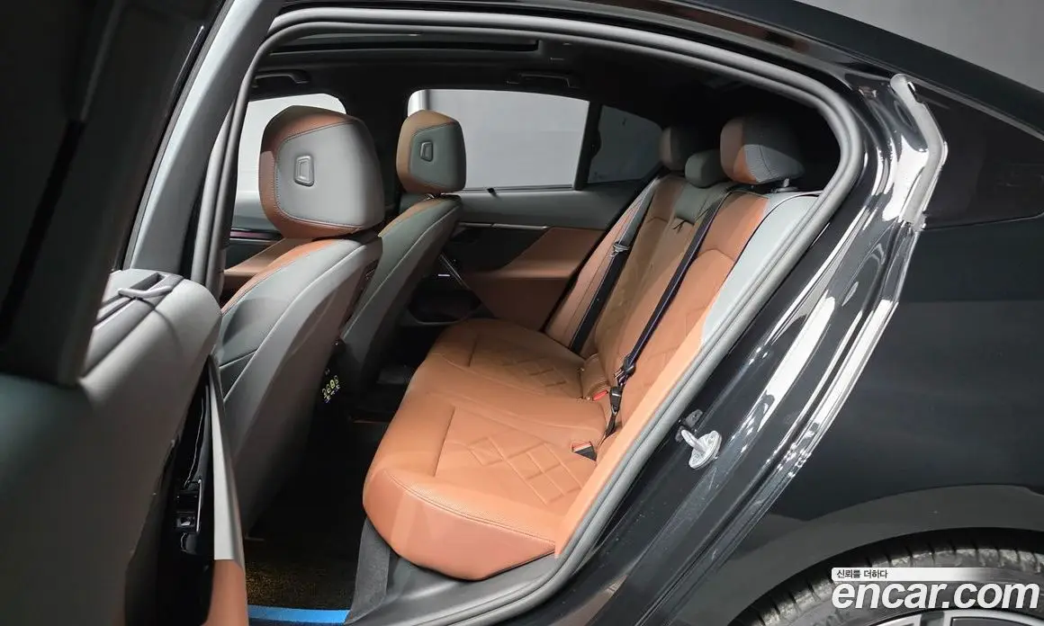 BMW 5 серия 2025 2.0 автомат (гидро), фото 18 BMW 5 серия 2025 2.0 автомат (гидро), фото 18