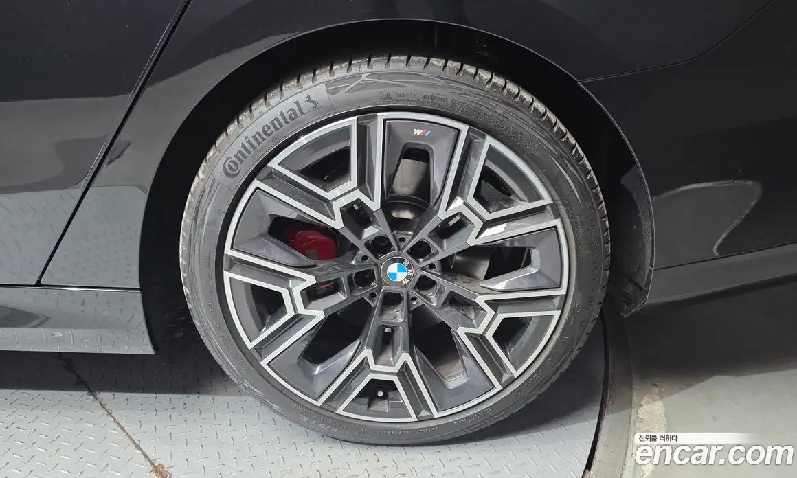 BMW 5 серия 2025 2.0 автомат (гидро), фото 7 BMW 5 серия 2025 2.0 автомат (гидро), фото 7