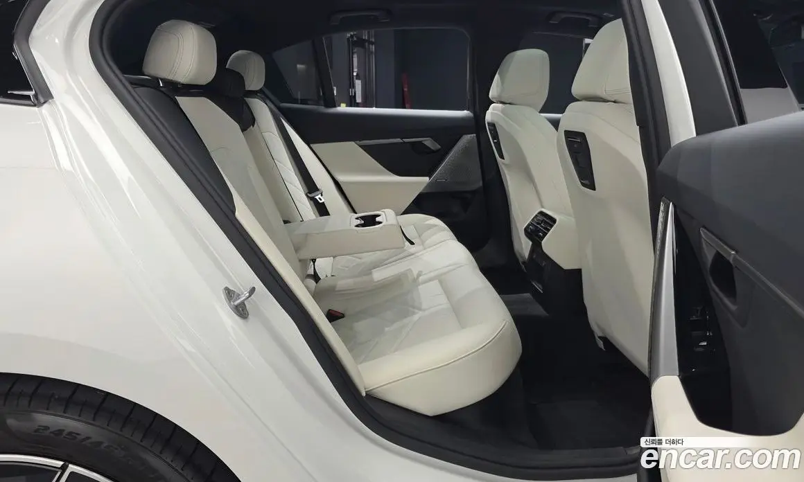 BMW 5 серия 2025 2.0 автомат (гидро), фото 12 BMW 5 серия 2025 2.0 автомат (гидро), фото 12