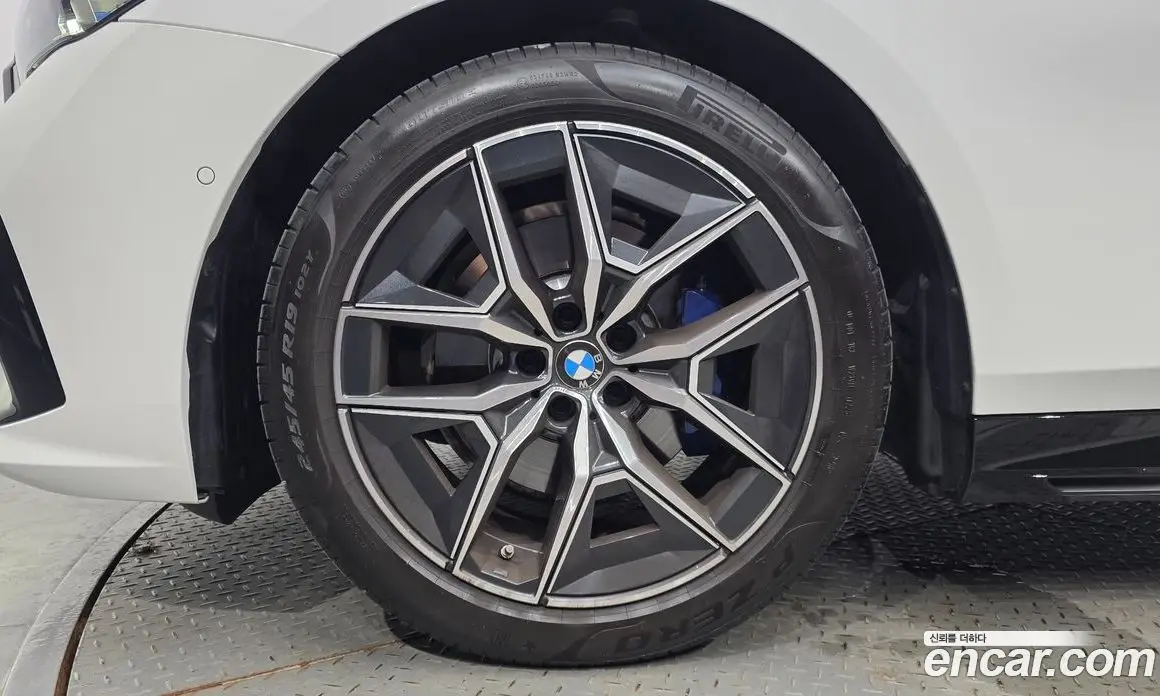 BMW 5 серия 2025 2.0 автомат (гидро), фото 5 BMW 5 серия 2025 2.0 автомат (гидро), фото 5