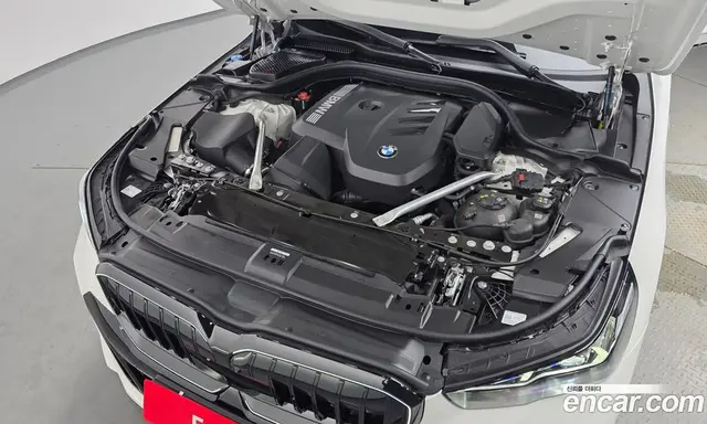 BMW 5 серия 2025 2.0 автомат (гидро), миниатюра 6 BMW 5 серия 2025 2.0 автомат (гидро), миниатюра 6
