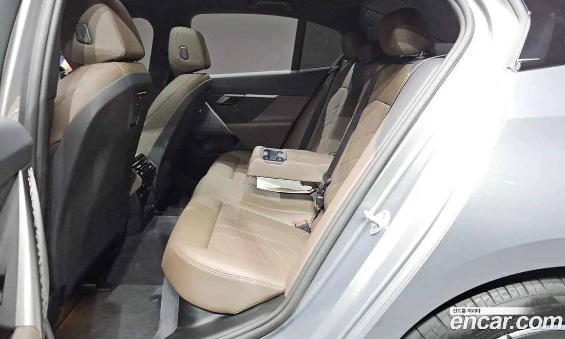 BMW 5 серия 2025 2.0 автомат (гидро), фото 16 BMW 5 серия 2025 2.0 автомат (гидро), фото 16