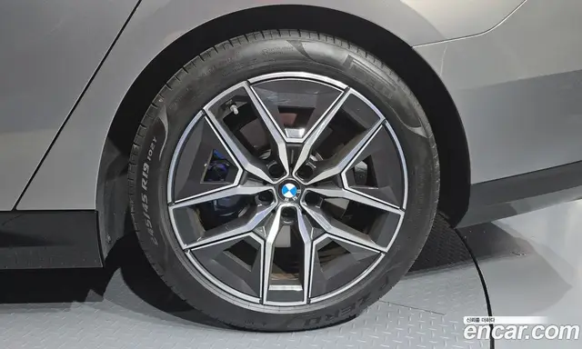 BMW 5 серия 2025 2.0 автомат (гидро), миниатюра 7 BMW 5 серия 2025 2.0 автомат (гидро), миниатюра 7
