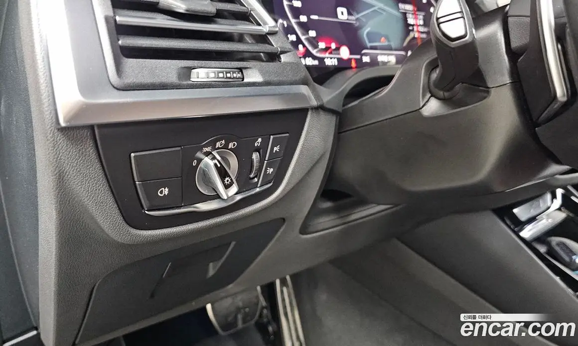 BMW X3 2024 2.0 автомат (гидро), фото 23 BMW X3 2024 2.0 автомат (гидро), фото 23