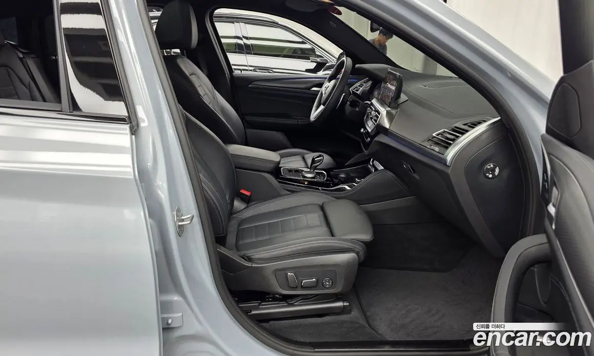 BMW X4 2025 2.0 автомат (гидро), фото 17 BMW X4 2025 2.0 автомат (гидро), фото 17