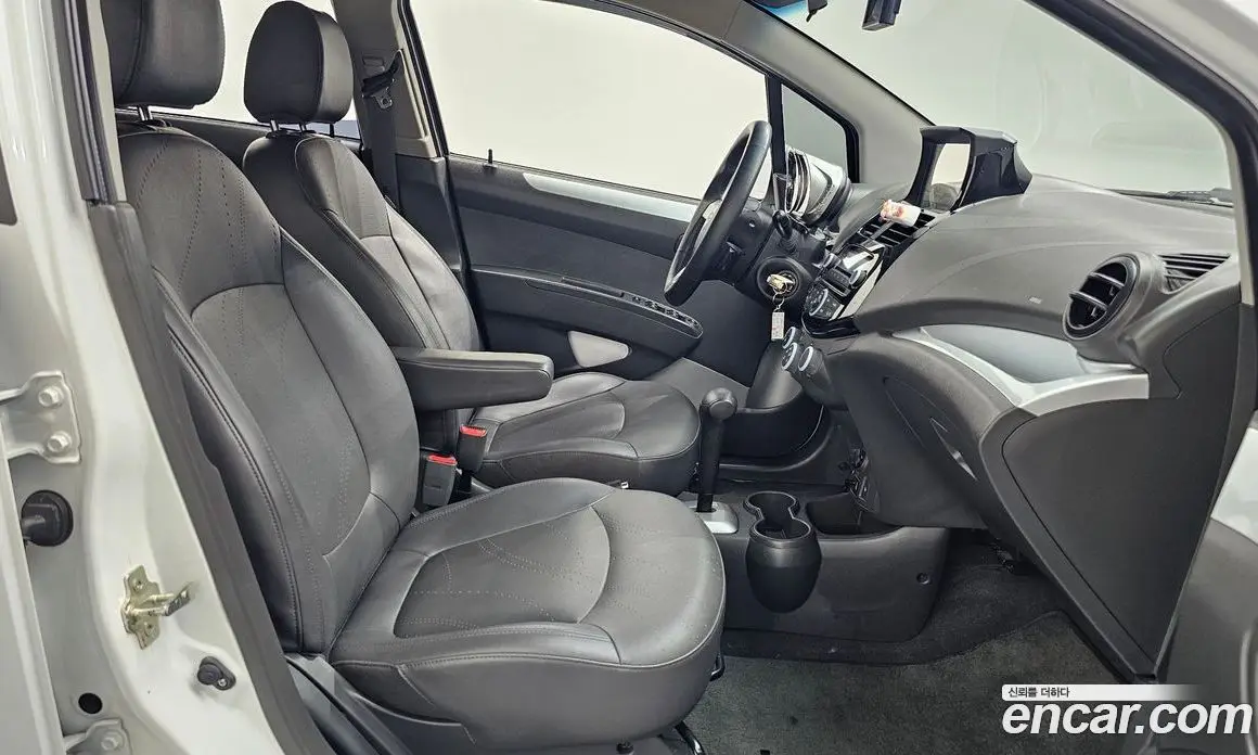 Chevrolet Spark 2014 1.0 автомат (гидро), фото 16 Chevrolet Spark 2014 1.0 автомат (гидро), фото 16
