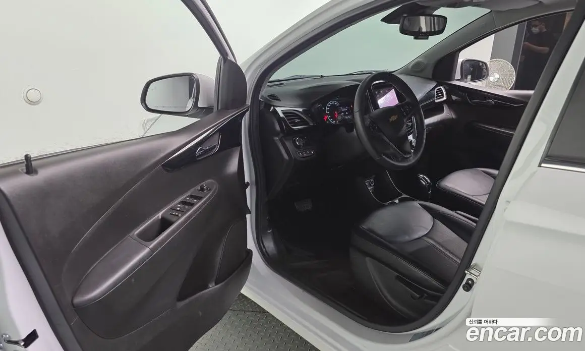 Chevrolet Spark 2019 1.0 автомат (гидро), фото 10 Chevrolet Spark 2019 1.0 автомат (гидро), фото 10