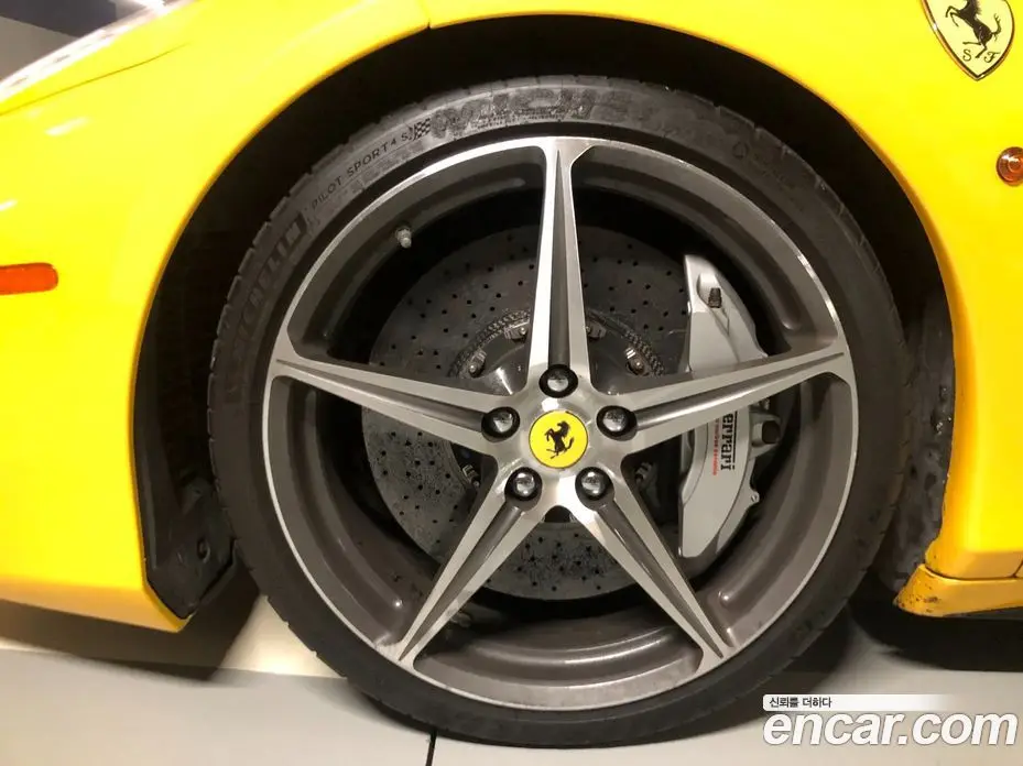 Ferrari 458 2012 4.5 автомат (гидро), фото 3 Ferrari 458 2012 4.5 автомат (гидро), фото 3
