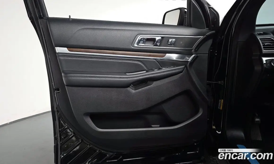 Ford Explorer 2017 2.3 автомат (гидро), фото 14