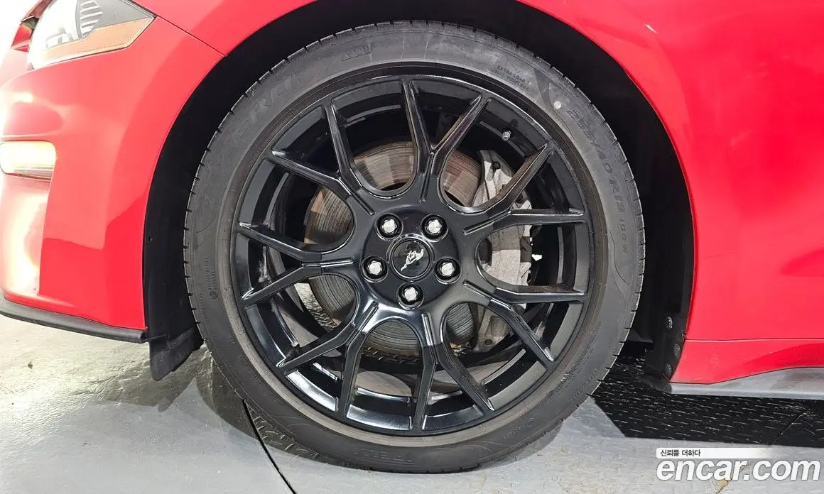 Ford Mustang 2019 2.3 автомат (гидро), фото 5 Ford Mustang 2019 2.3 автомат (гидро), фото 5