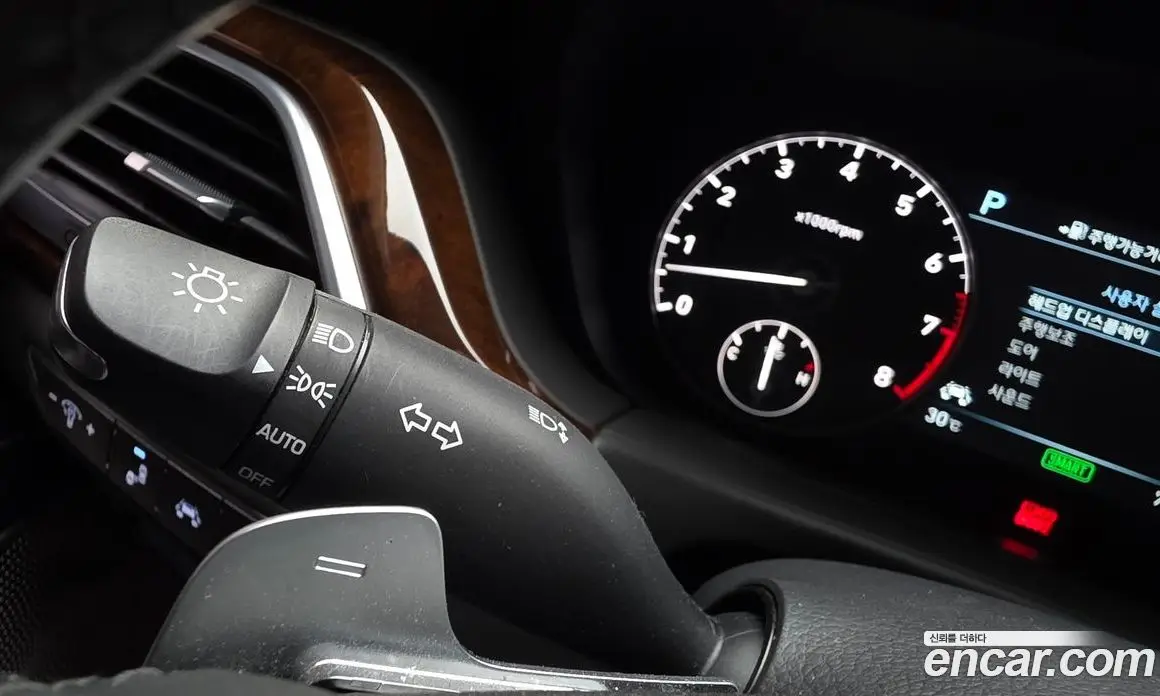 Genesis EQ900 2016 5.0 автомат (гидро), фото 31 Genesis EQ900 2016 5.0 автомат (гидро), фото 31