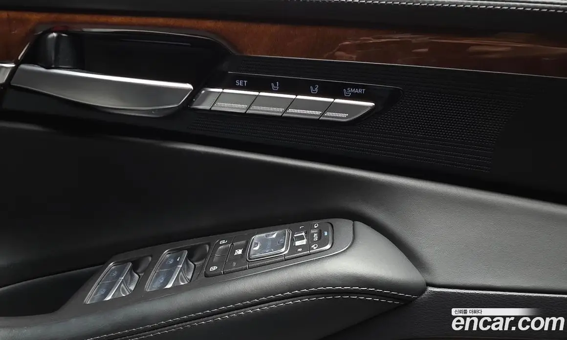Genesis EQ900 2016 5.0 автомат (гидро), фото 34 Genesis EQ900 2016 5.0 автомат (гидро), фото 34