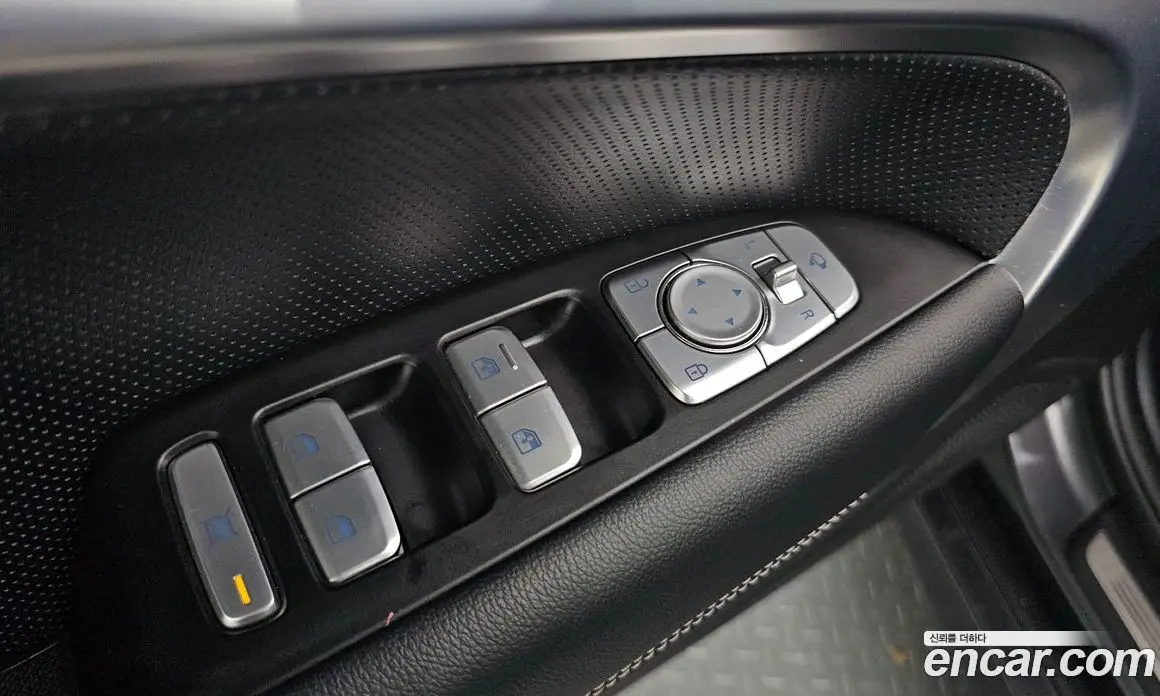 Genesis G70 2018 2.0 автомат (гидро), фото 24 Genesis G70 2018 2.0 автомат (гидро), фото 24