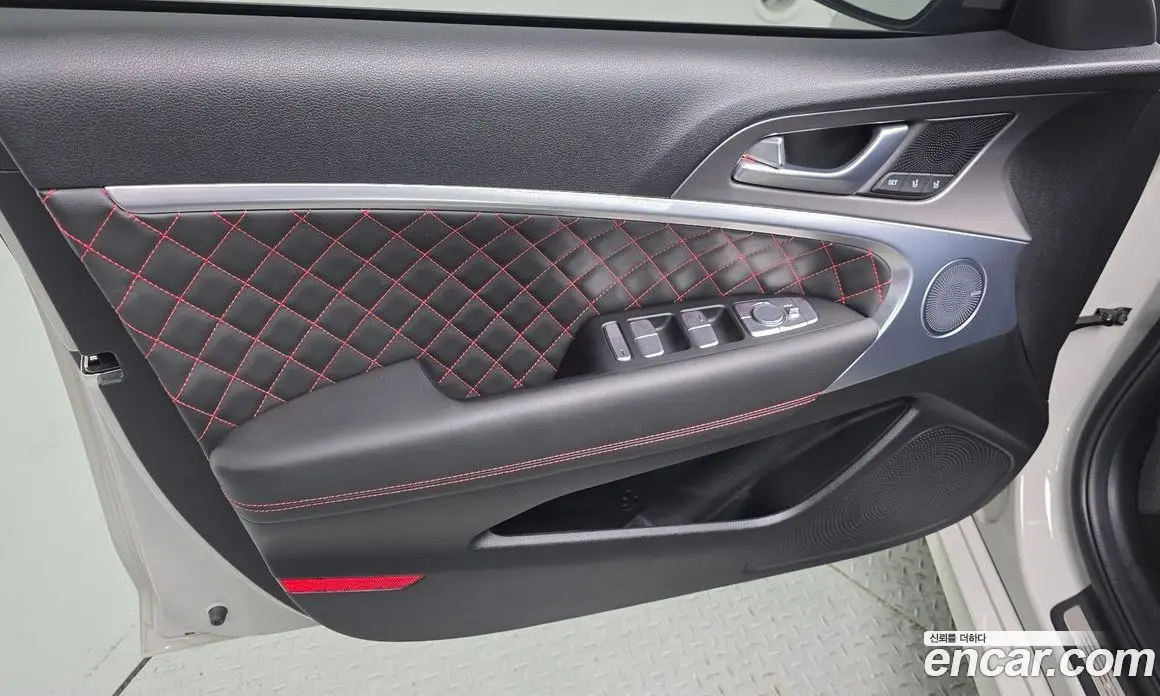 Genesis G70 2023 3.3 автомат (гидро), фото 14