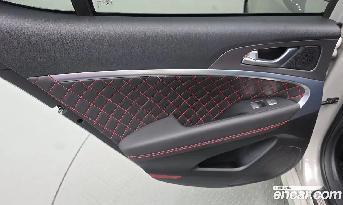 Genesis G70 2023 3.3 автомат (гидро), фото 15