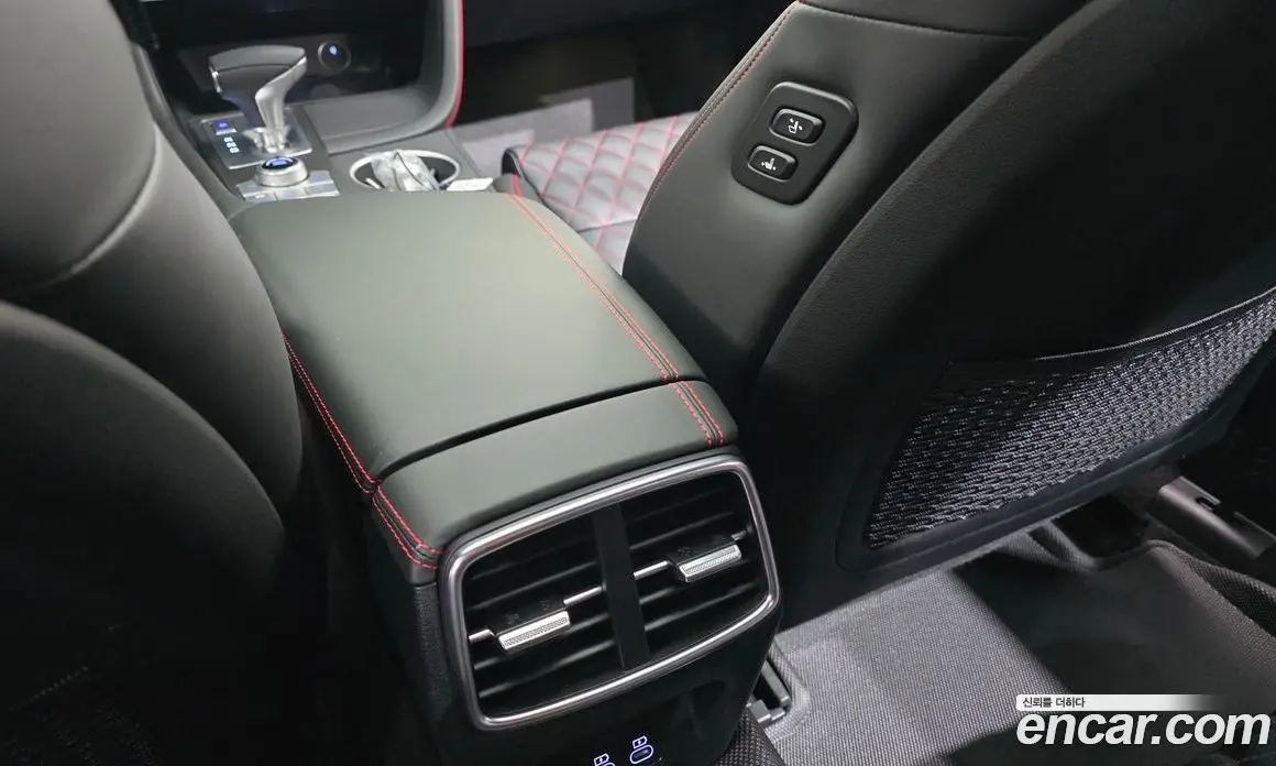 Genesis G70 2023 3.3 автомат (гидро), фото 32