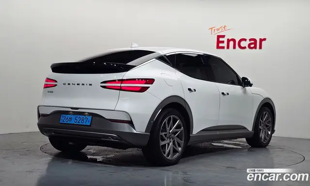 Genesis GV60 2022 0.1 автомат (гидро), миниатюра 2