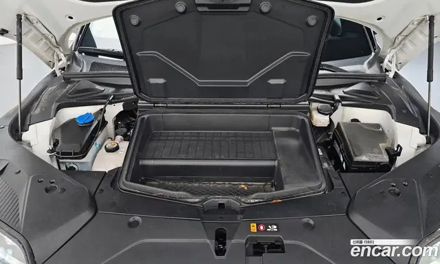 Genesis GV60 2022 0.1 автомат (гидро), миниатюра 6