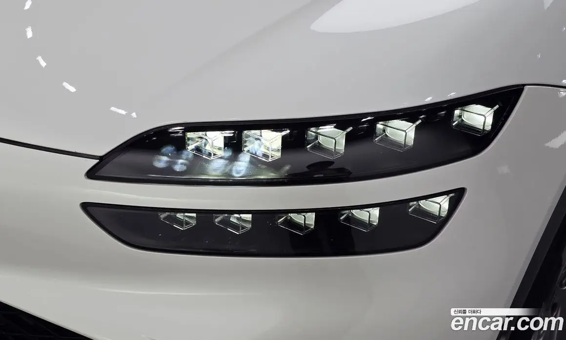 Genesis GV60 2022 0.1 автомат (гидро), фото 8