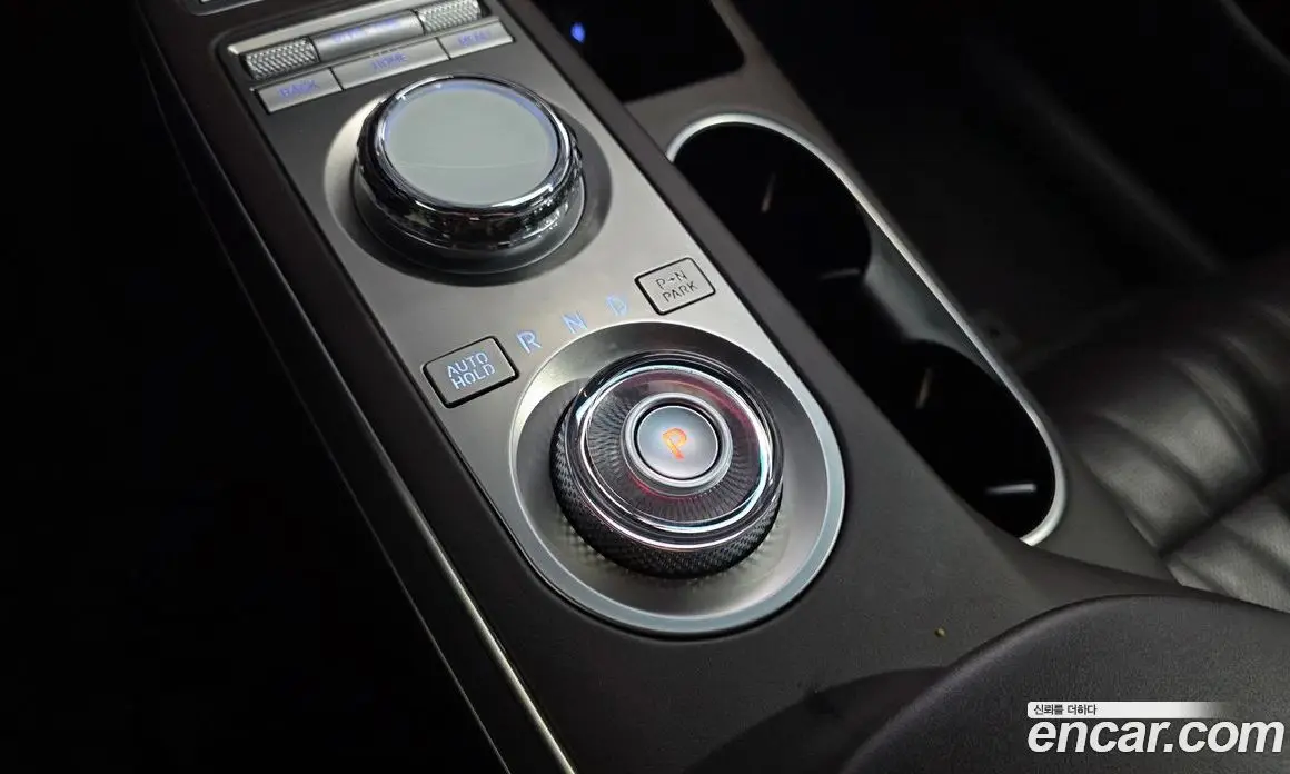 Genesis GV70 2021 2.2 автомат (гидро), фото 9 Genesis GV70 2021 2.2 автомат (гидро), фото 9