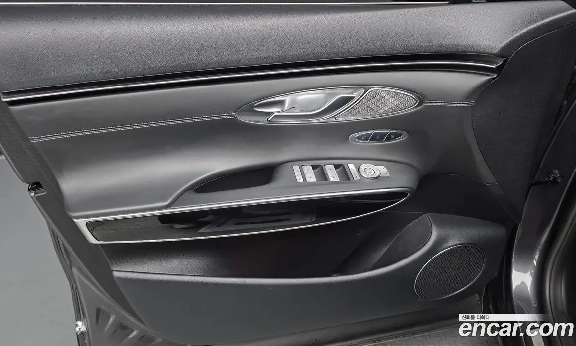 Genesis GV70 2021 2.5 автомат (гидро), фото 14 Genesis GV70 2021 2.5 автомат (гидро), фото 14