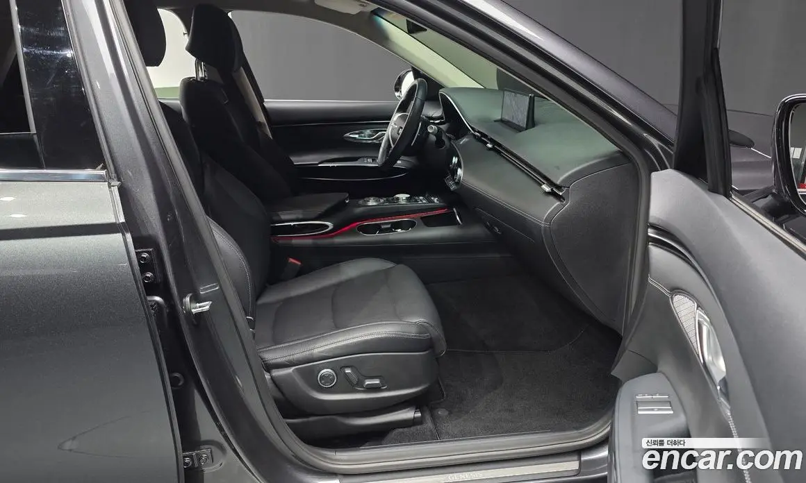 Genesis GV70 2021 2.5 автомат (гидро), фото 17 Genesis GV70 2021 2.5 автомат (гидро), фото 17