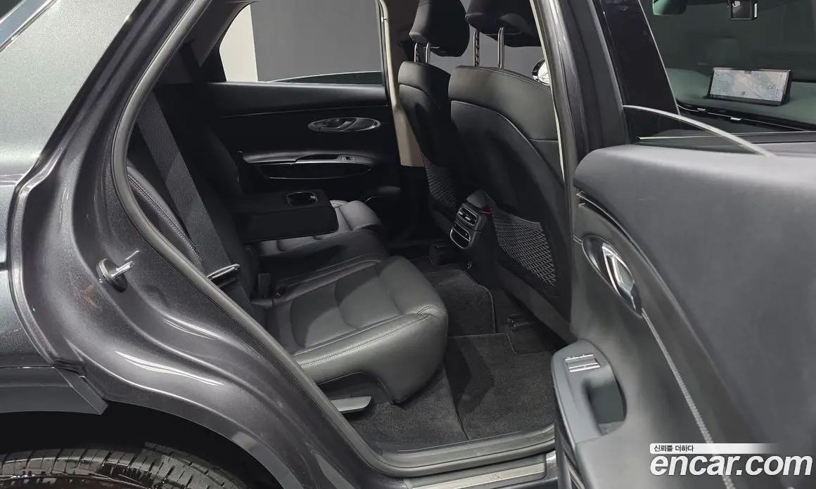 Genesis GV70 2021 2.5 автомат (гидро), фото 18 Genesis GV70 2021 2.5 автомат (гидро), фото 18