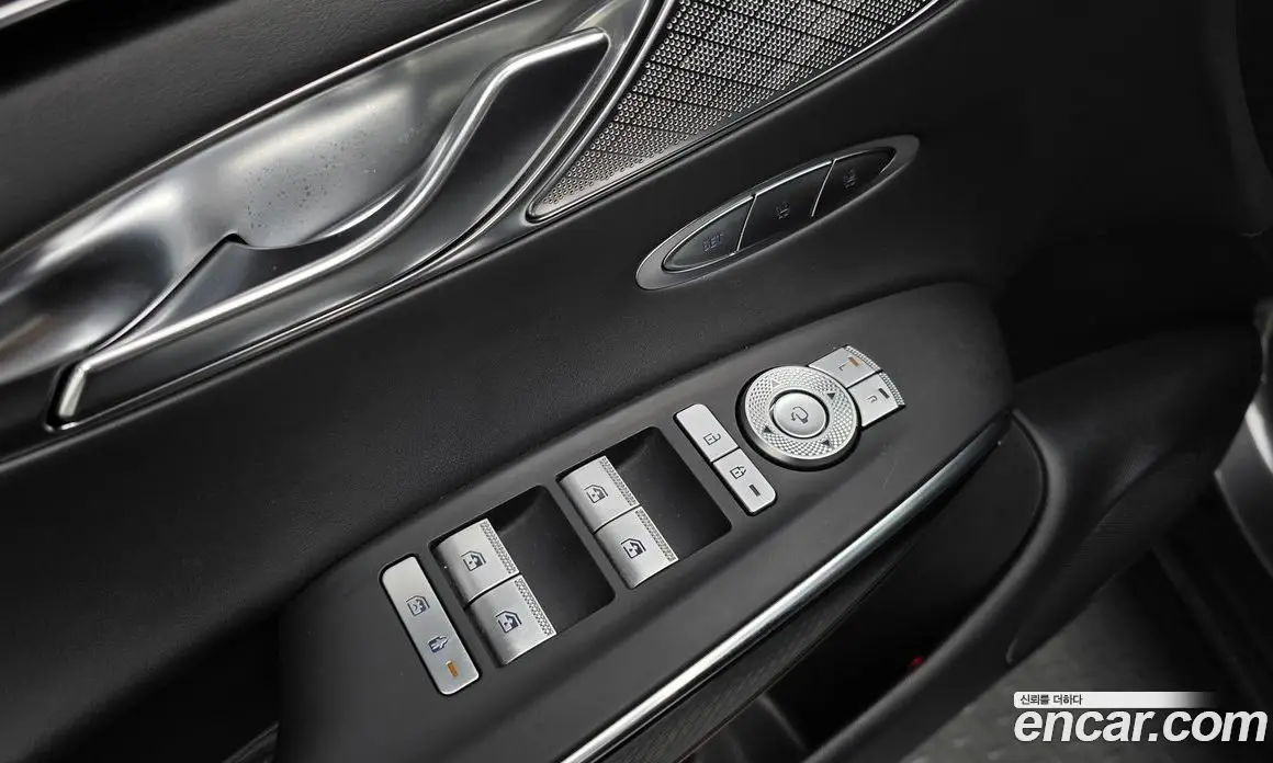 Genesis GV70 2021 2.5 автомат (гидро), фото 27 Genesis GV70 2021 2.5 автомат (гидро), фото 27