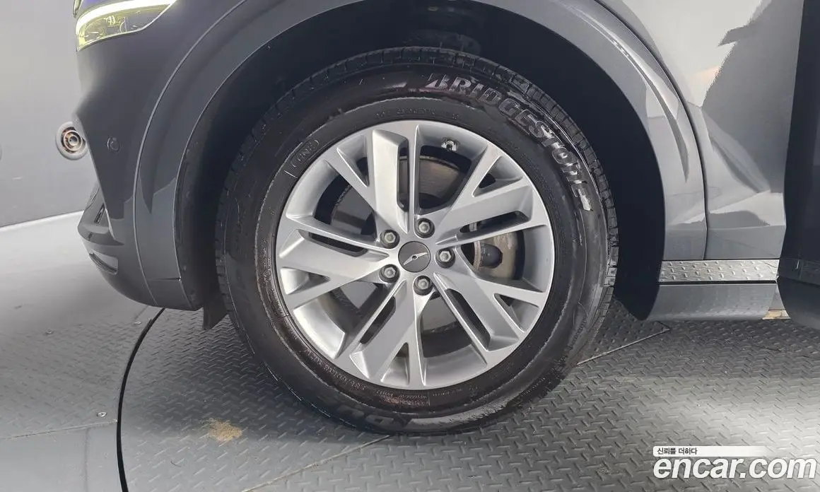 Genesis GV70 2021 2.5 автомат (гидро), фото 5 Genesis GV70 2021 2.5 автомат (гидро), фото 5