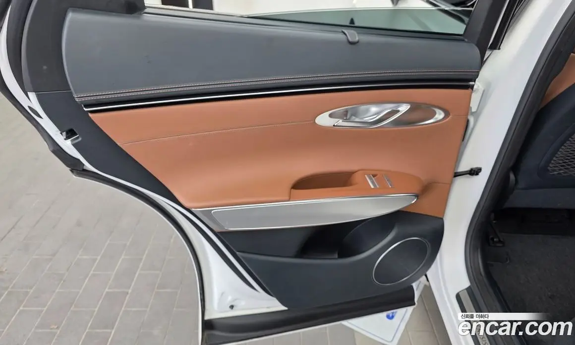 Genesis GV70 2023 2.5 автомат (гидро), фото 15