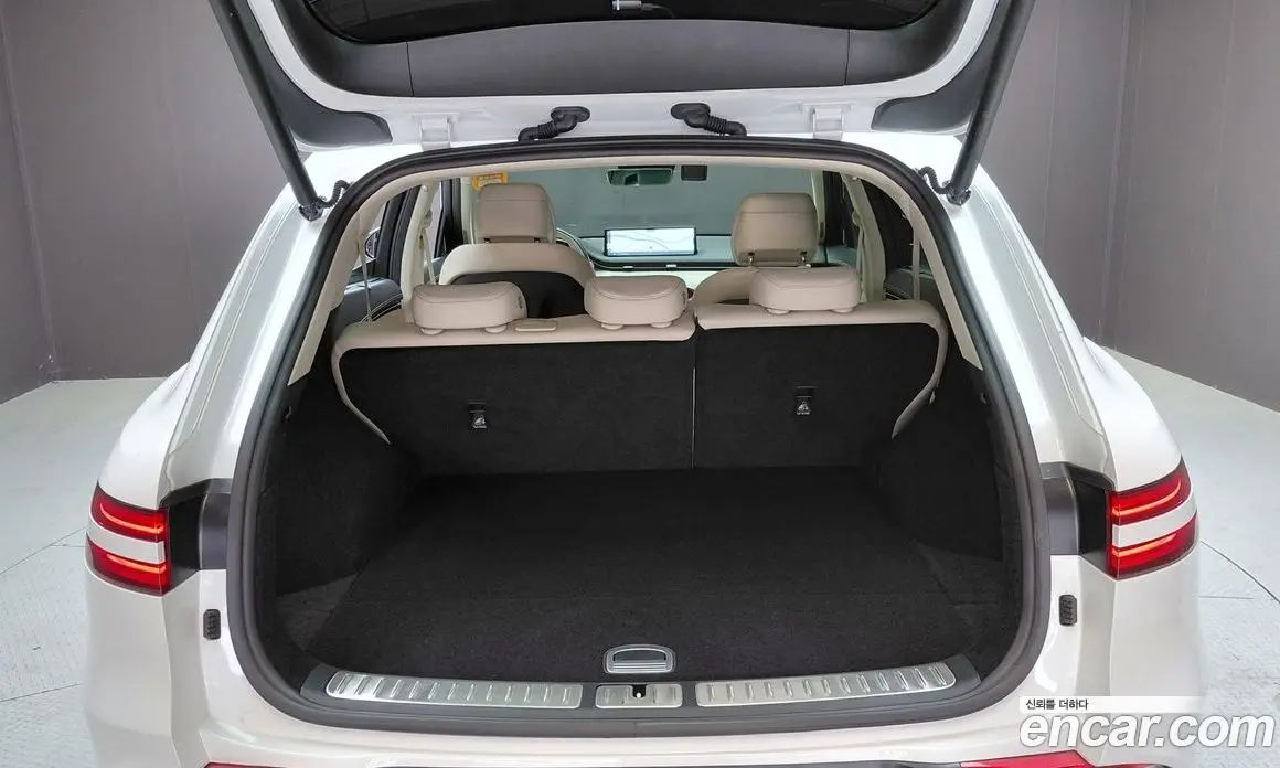 Genesis GV70 2023 2.5 автомат (гидро), фото 23 Genesis GV70 2023 2.5 автомат (гидро), фото 23