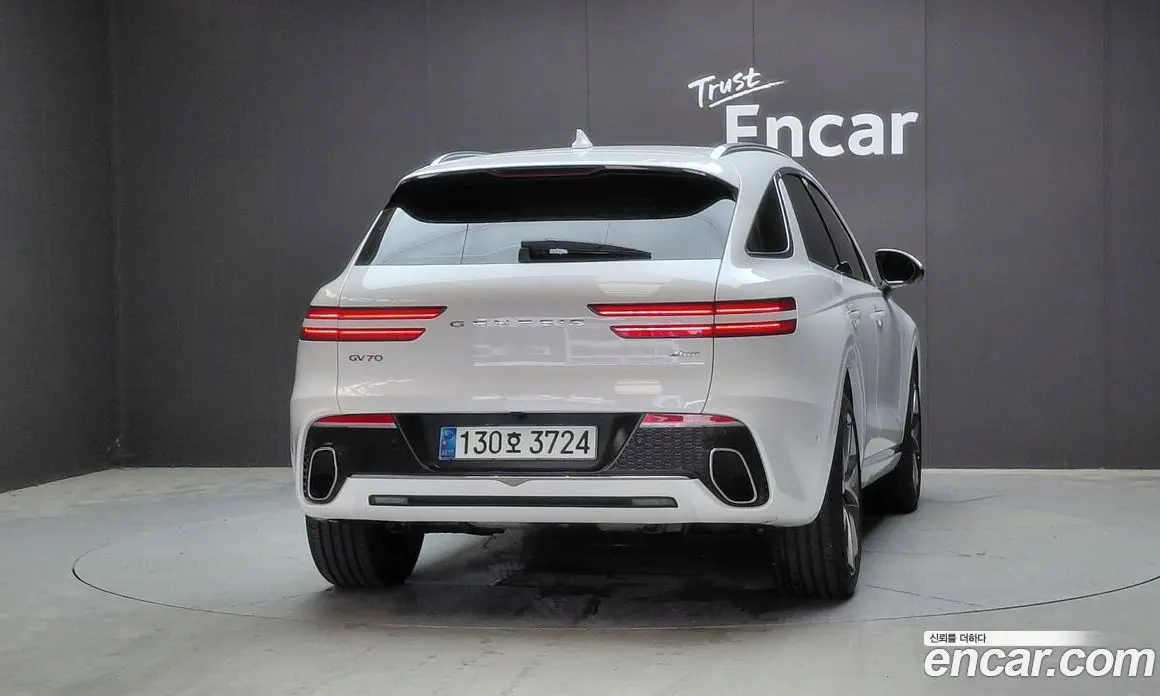 Genesis GV70 2023 2.5 автомат (гидро), фото 4 Genesis GV70 2023 2.5 автомат (гидро), фото 4