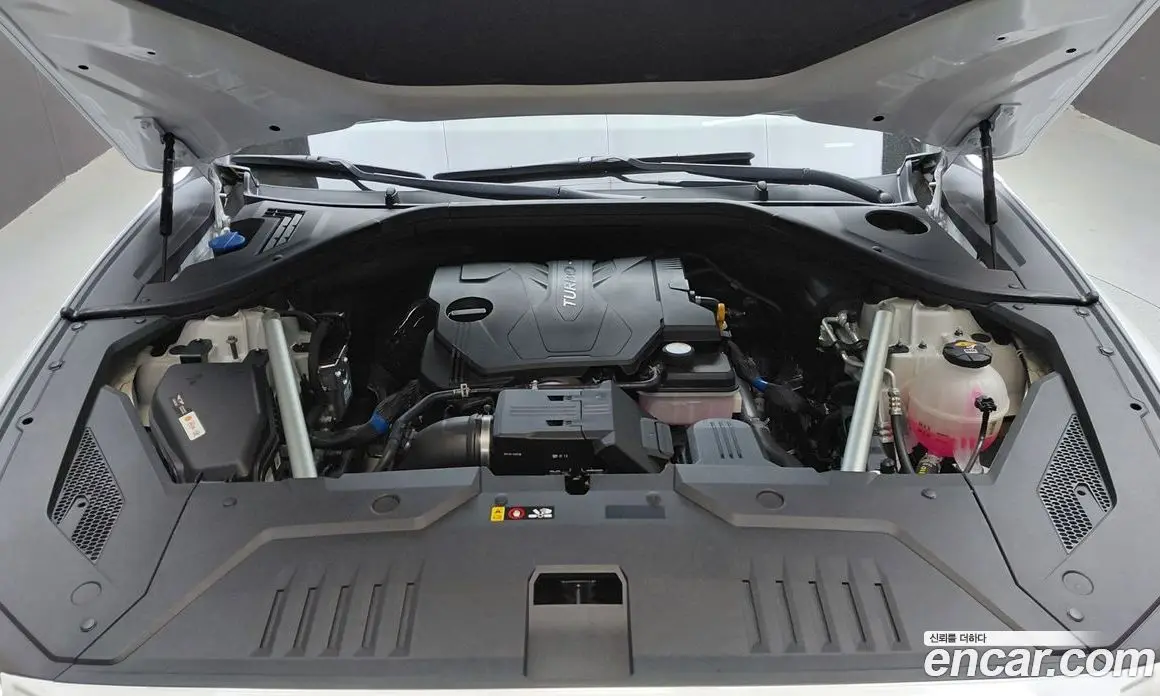 Genesis GV70 2023 2.5 автомат (гидро), фото 6 Genesis GV70 2023 2.5 автомат (гидро), фото 6